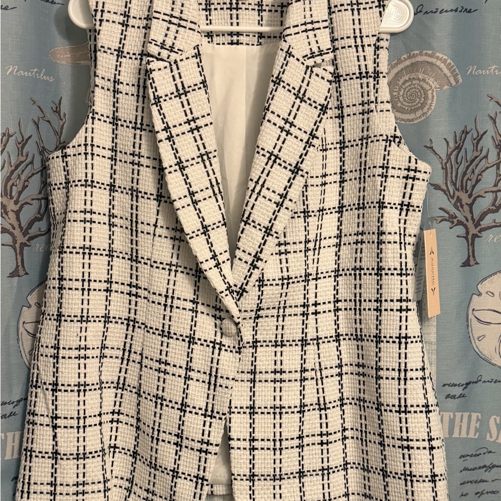 Nanette Lepore Cream and Black Tweed Sleeveless Coat Vest